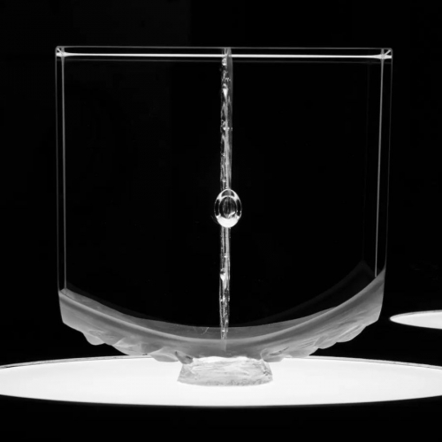 Pendulum-glass-sculpture-anna_alsina_2.jpg